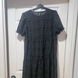 Nice pretty garden dress never worn